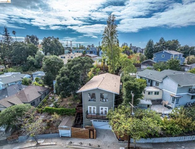 4535 Redding St, Oakland, CA 94619