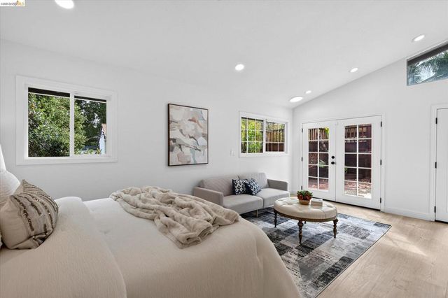 4535 Redding St, Oakland, CA 94619