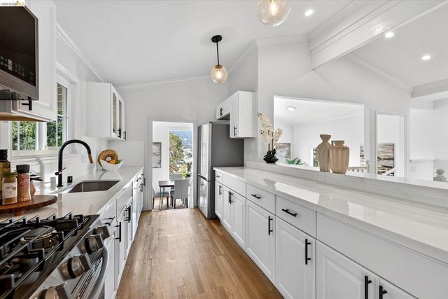 4535 Redding St, Oakland, CA 94619