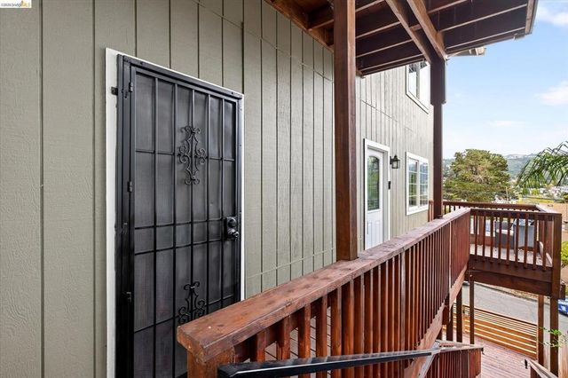 4535 Redding St, Oakland, CA 94619