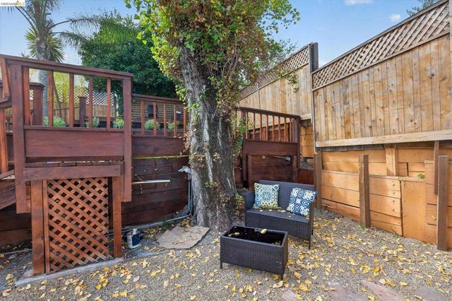 4535 Redding St, Oakland, CA 94619