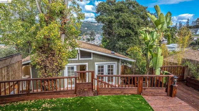 4535 Redding St, Oakland, CA 94619
