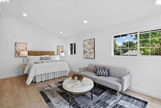 4535 Redding St, Oakland, CA 94619