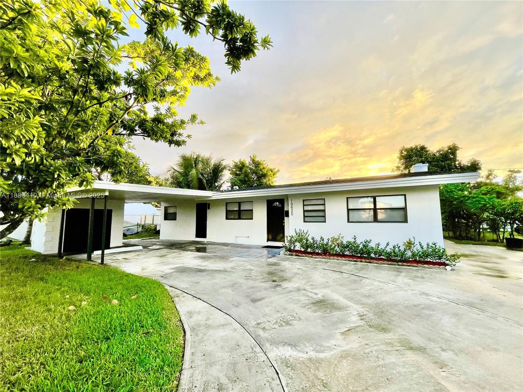 19620 NW 5th Ct, Miami Gardens, FL 33169