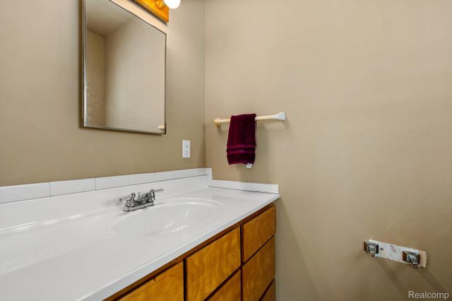 27094 Sandy Hill Ln 24, Lyon Charter Township, MI 48165