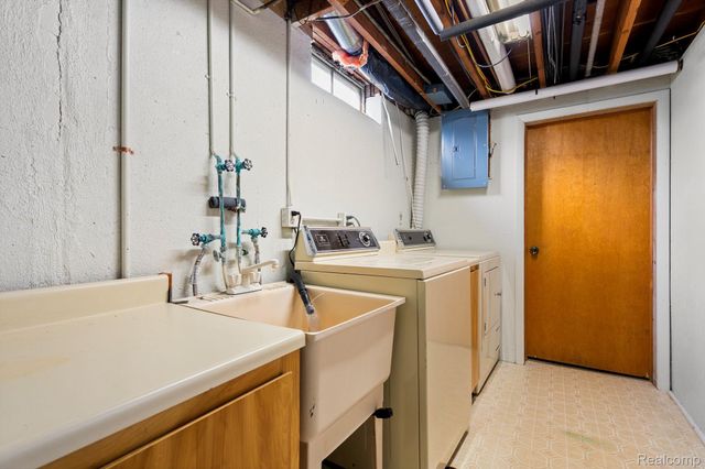 27094 Sandy Hill Ln 24, Lyon Charter Township, MI 48165