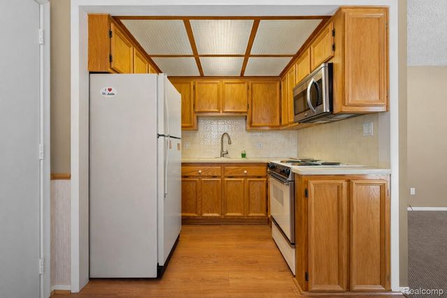 27094 Sandy Hill Ln 24, Lyon Charter Township, MI 48165