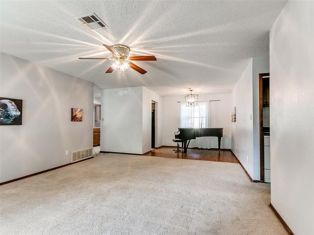 1527 Pecan Avenue, Norman, OK 73072