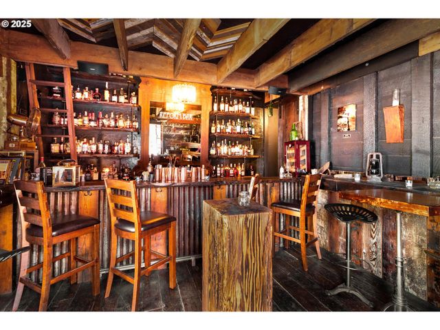 1772 Se Jackson St, Roseburg, OR 97470