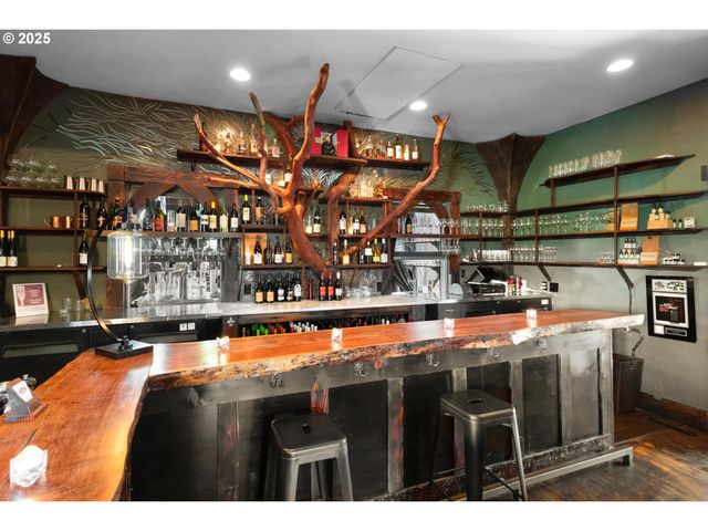 1772 Se Jackson St, Roseburg, OR 97470