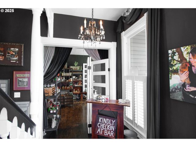 1772 Se Jackson St, Roseburg, OR 97470