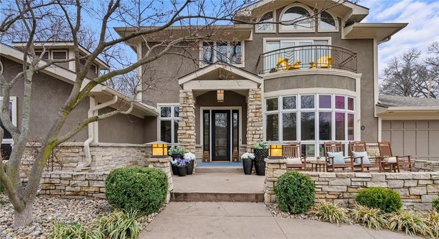 580 W Lakeshore Drive, Lake Quivira, KS 66217