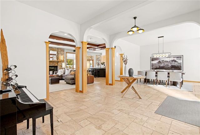 580 W Lakeshore Drive, Lake Quivira, KS 66217