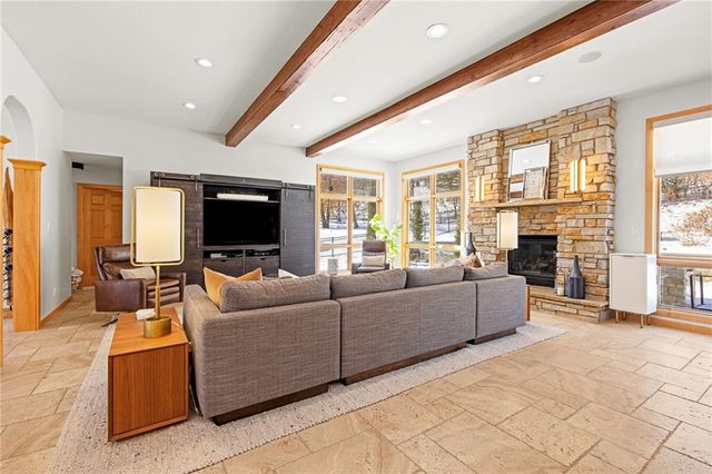 580 W Lakeshore Drive, Lake Quivira, KS 66217