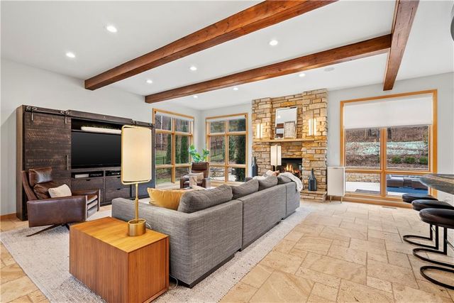 580 W Lakeshore Drive, Lake Quivira, KS 66217