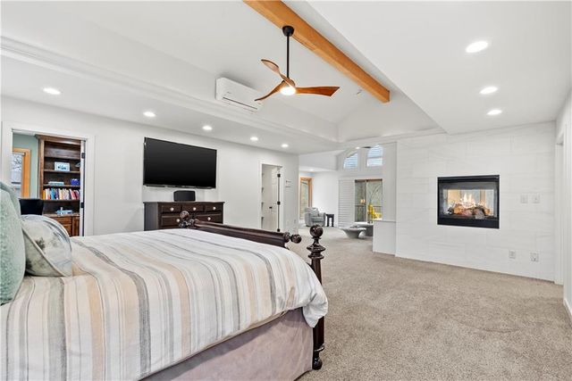 580 W Lakeshore Drive, Lake Quivira, KS 66217