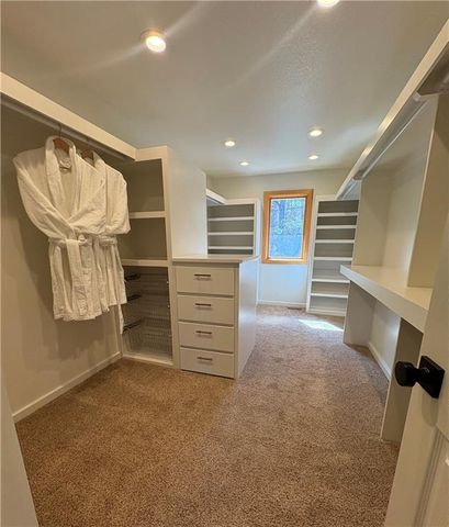 580 W Lakeshore Drive, Lake Quivira, KS 66217