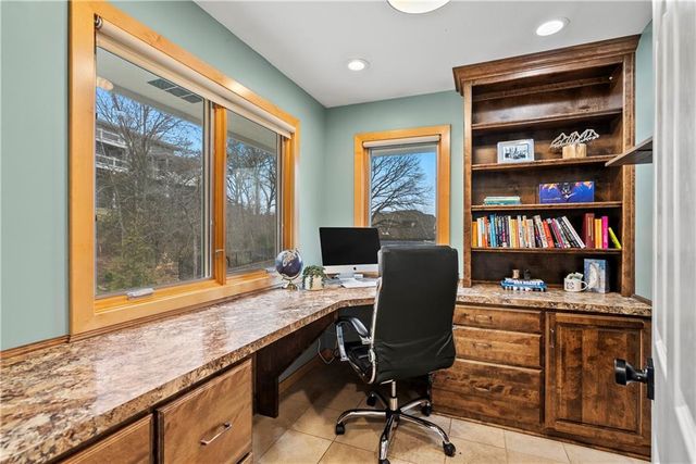 580 W Lakeshore Drive, Lake Quivira, KS 66217