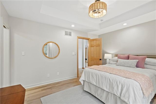 580 W Lakeshore Drive, Lake Quivira, KS 66217