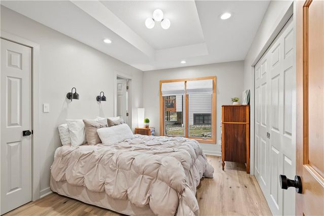 580 W Lakeshore Drive, Lake Quivira, KS 66217