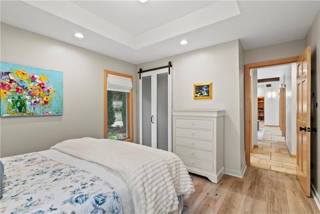 580 W Lakeshore Drive, Lake Quivira, KS 66217