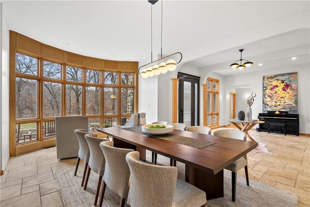 580 W Lakeshore Drive, Lake Quivira, KS 66217