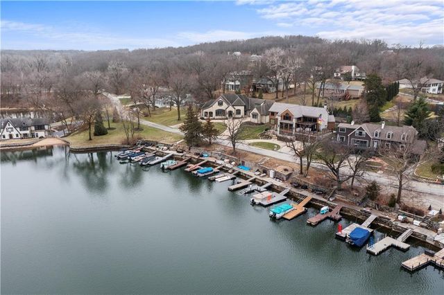 580 W Lakeshore Drive, Lake Quivira, KS 66217