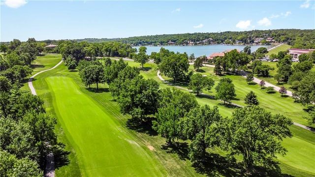 580 W Lakeshore Drive, Lake Quivira, KS 66217