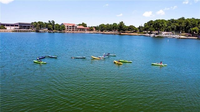 580 W Lakeshore Drive, Lake Quivira, KS 66217