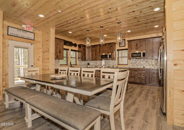 440 Winfield Heights Road, Gatlinburg, TN 37738