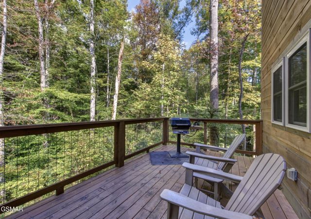 440 Winfield Heights Road, Gatlinburg, TN 37738