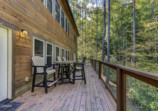 440 Winfield Heights Road, Gatlinburg, TN 37738