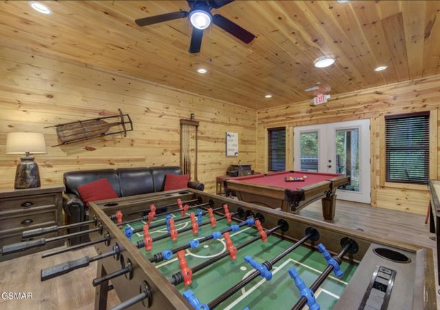 440 Winfield Heights Road, Gatlinburg, TN 37738