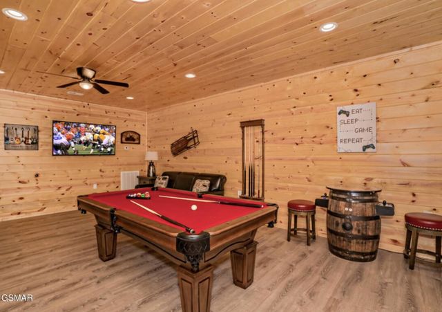 440 Winfield Heights Road, Gatlinburg, TN 37738