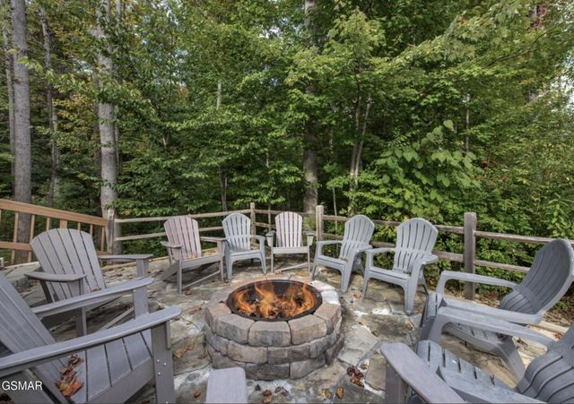 440 Winfield Heights Road, Gatlinburg, TN 37738