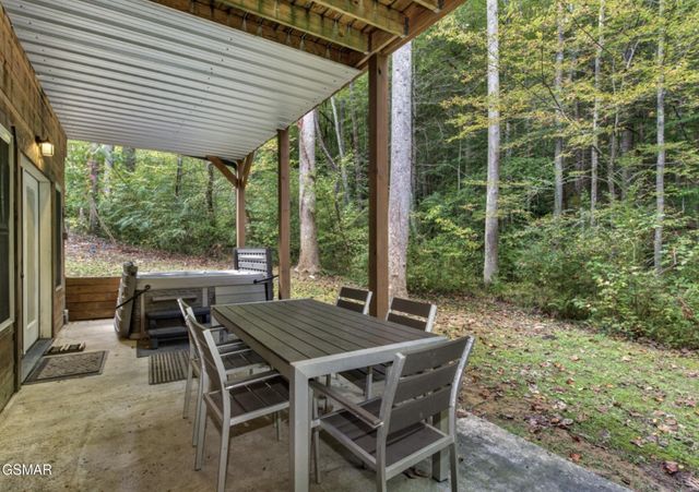 440 Winfield Heights Road, Gatlinburg, TN 37738