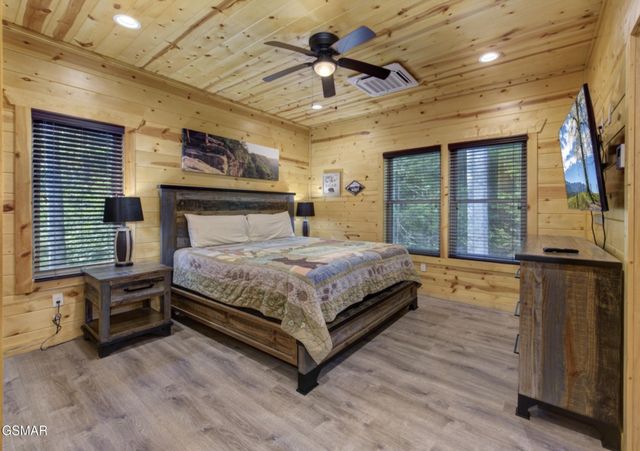 440 Winfield Heights Road, Gatlinburg, TN 37738