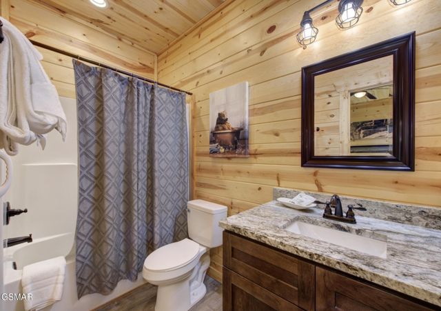 440 Winfield Heights Road, Gatlinburg, TN 37738