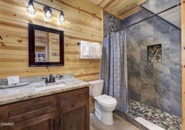440 Winfield Heights Road, Gatlinburg, TN 37738