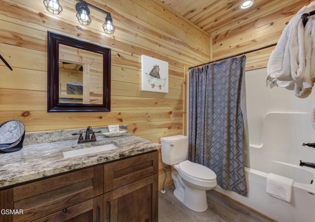 440 Winfield Heights Road, Gatlinburg, TN 37738