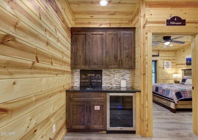 440 Winfield Heights Road, Gatlinburg, TN 37738