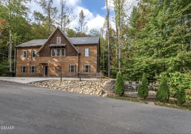 440 Winfield Heights Road, Gatlinburg, TN 37738