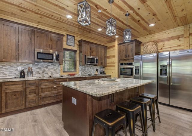 440 Winfield Heights Road, Gatlinburg, TN 37738