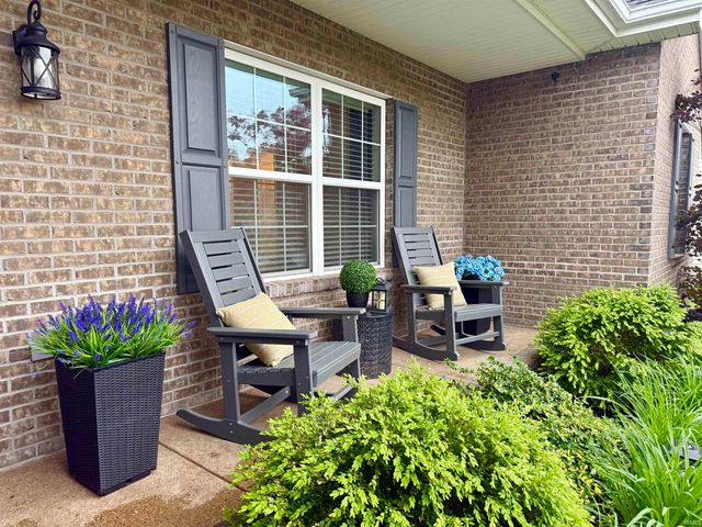 1400 Breezy Creek Drive, Evansville, IN 47720