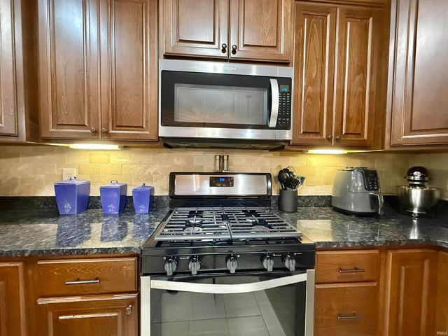 1400 Breezy Creek Drive, Evansville, IN 47720