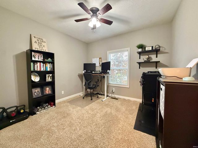 1400 Breezy Creek Drive, Evansville, IN 47720