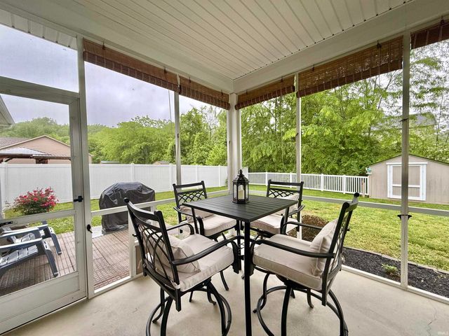 1400 Breezy Creek Drive, Evansville, IN 47720