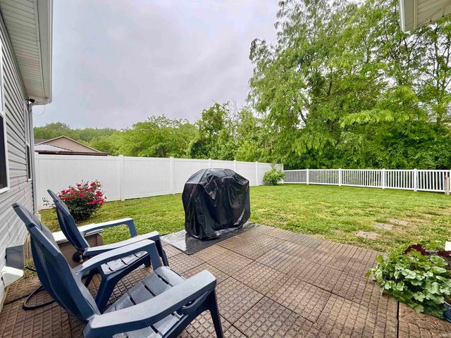 1400 Breezy Creek Drive, Evansville, IN 47720