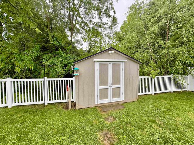 1400 Breezy Creek Drive, Evansville, IN 47720