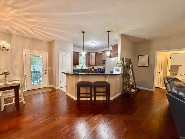 1400 Breezy Creek Drive, Evansville, IN 47720